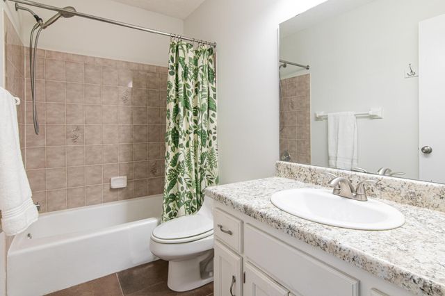 3700 Bryant Circle, Anoka, MN 55303