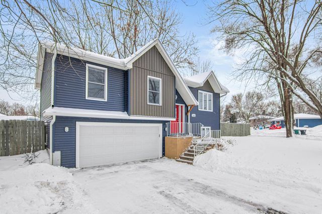 3700 Bryant Circle, Anoka, MN 55303