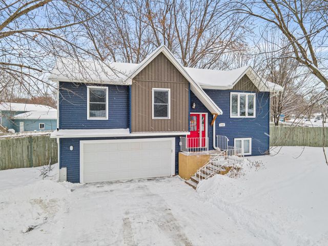 3700 Bryant Circle, Anoka, MN 55303