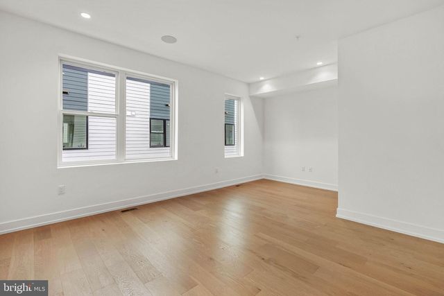 660 FAIRMOUNT AVE, Philadelphia, PA 19123