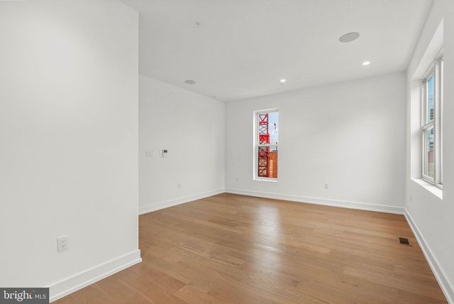 660 FAIRMOUNT AVE, Philadelphia, PA 19123