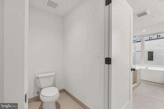 660 FAIRMOUNT AVE, Philadelphia, PA 19123