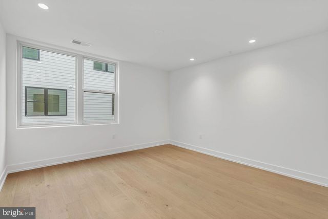 660 FAIRMOUNT AVE, Philadelphia, PA 19123