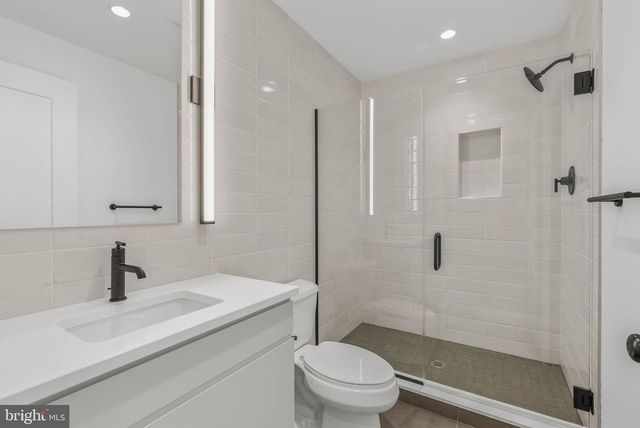 660 FAIRMOUNT AVE, Philadelphia, PA 19123