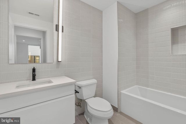 660 FAIRMOUNT AVE, Philadelphia, PA 19123