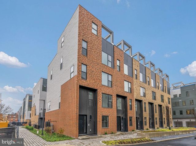 660 FAIRMOUNT AVE, Philadelphia, PA 19123