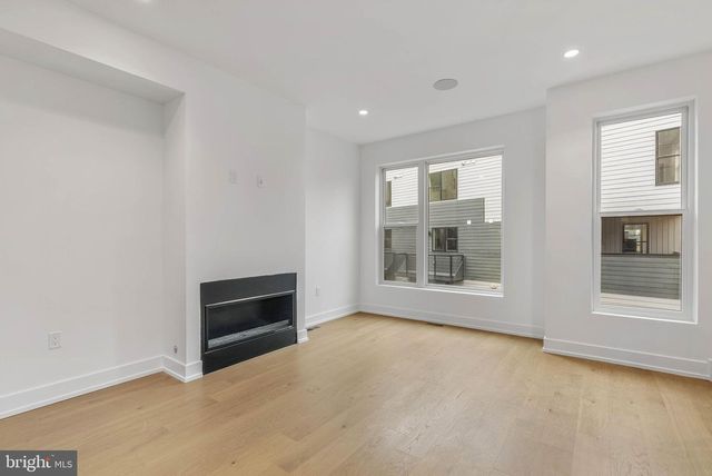 660 FAIRMOUNT AVE, Philadelphia, PA 19123