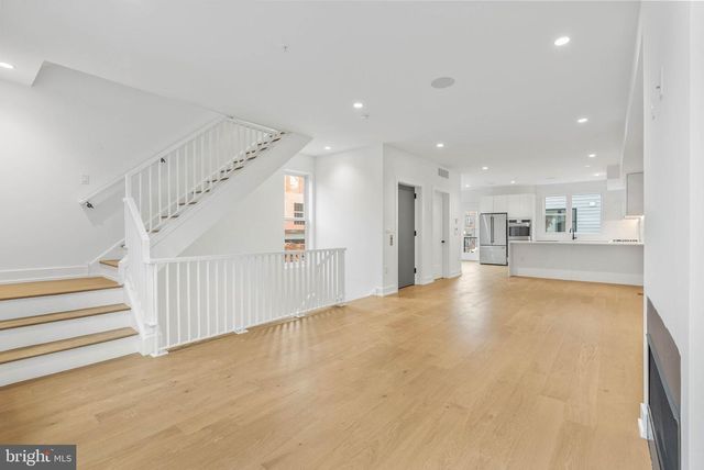 660 FAIRMOUNT AVE, Philadelphia, PA 19123