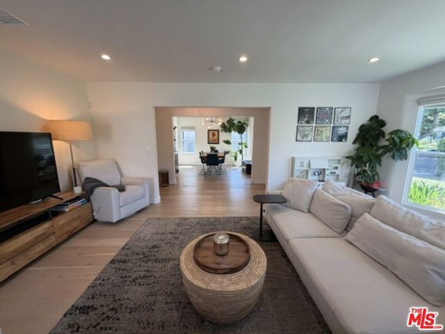 1768 S Fairfax Avenue, Los Angeles, CA 90019