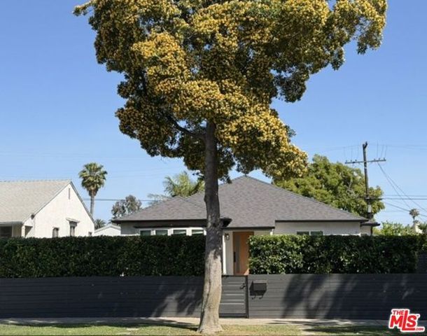 1768 S Fairfax Avenue, Los Angeles, CA 90019