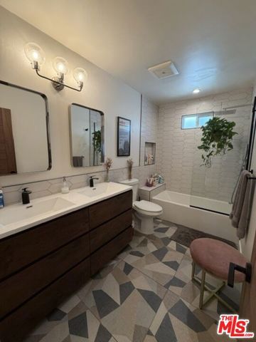 1768 S Fairfax Avenue, Los Angeles, CA 90019