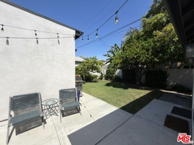 1768 S Fairfax Avenue, Los Angeles, CA 90019