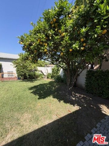 1768 S Fairfax Avenue, Los Angeles, CA 90019