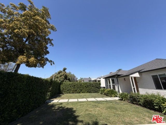 1768 S Fairfax Avenue, Los Angeles, CA 90019