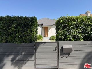 1768 S Fairfax Avenue, Los Angeles, CA 90019