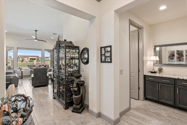 2543 E Wrightson View Drive, Green Valley, AZ 85614