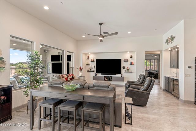 2543 E Wrightson View Drive, Green Valley, AZ 85614