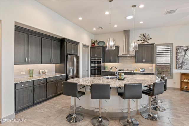 2543 E Wrightson View Drive, Green Valley, AZ 85614