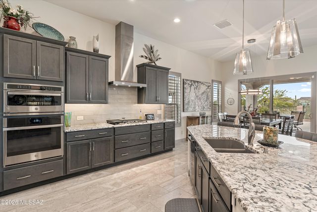 2543 E Wrightson View Drive, Green Valley, AZ 85614