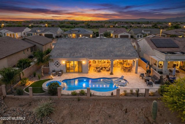 2543 E Wrightson View Drive, Green Valley, AZ 85614