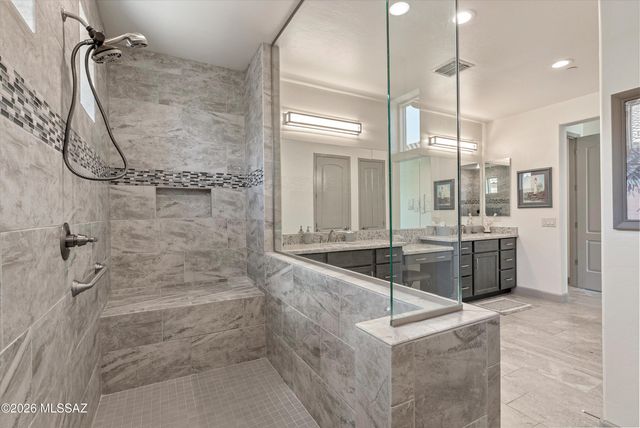 2543 E Wrightson View Drive, Green Valley, AZ 85614