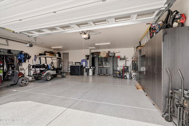 2543 E Wrightson View Drive, Green Valley, AZ 85614