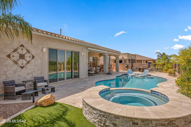 2543 E Wrightson View Drive, Green Valley, AZ 85614