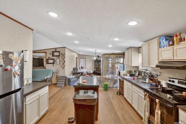 1707 Medina Cir, San Antonio, TX 78264