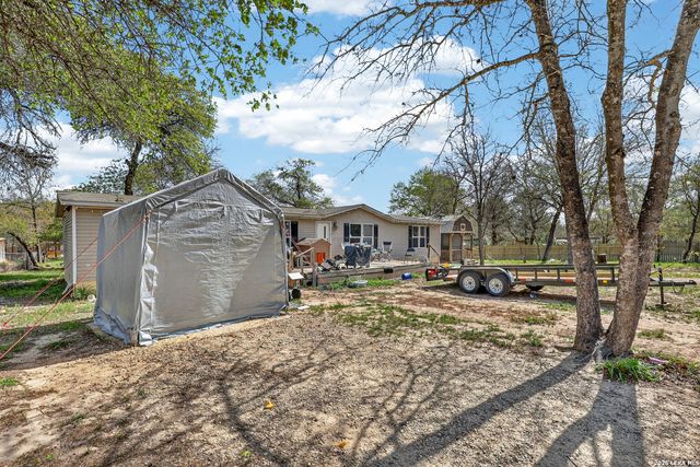 1707 Medina Cir, San Antonio, TX 78264