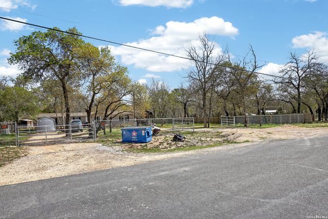 1707 Medina Cir, San Antonio, TX 78264