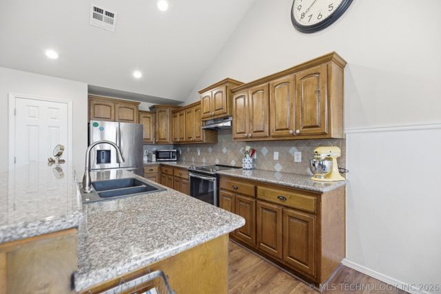 11827 N 117th East Avenue, Collinsville, OK 74021