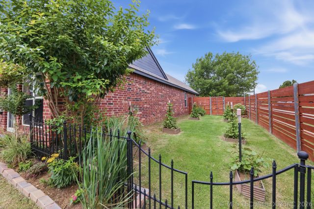 11827 N 117th East Avenue, Collinsville, OK 74021