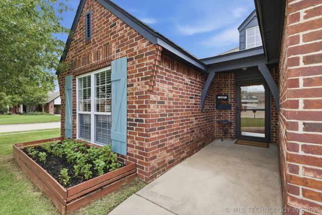 11827 N 117th East Avenue, Collinsville, OK 74021