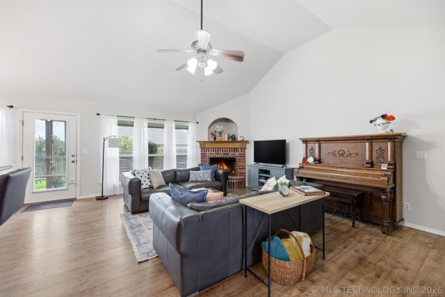 11827 N 117th East Avenue, Collinsville, OK 74021