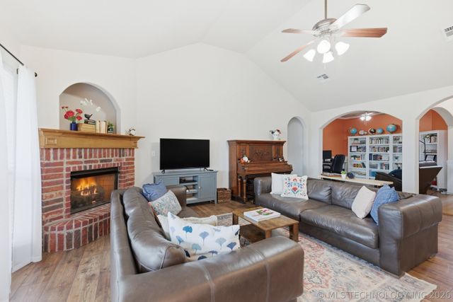 11827 N 117th East Avenue, Collinsville, OK 74021