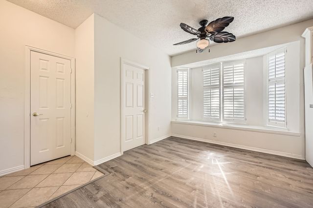 700 Northmeadow Drive, Arlington, TX 76011