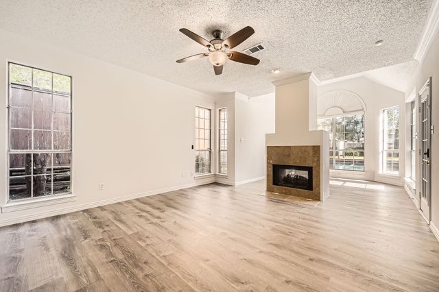 700 Northmeadow Drive, Arlington, TX 76011