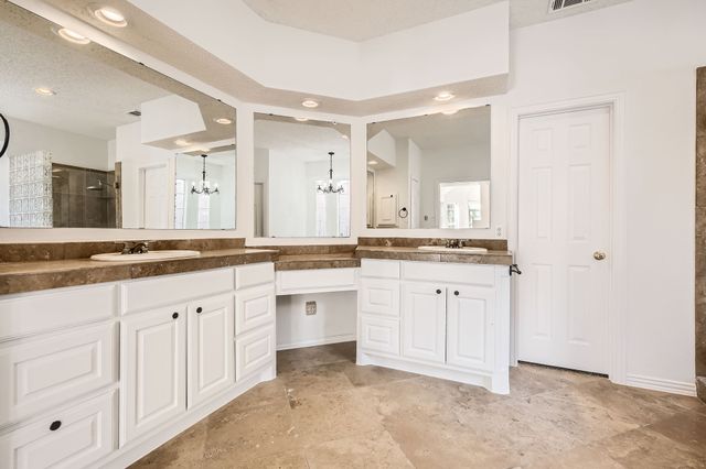 700 Northmeadow Drive, Arlington, TX 76011