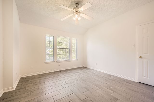 700 Northmeadow Drive, Arlington, TX 76011