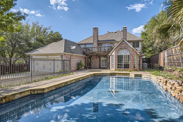 700 Northmeadow Drive, Arlington, TX 76011