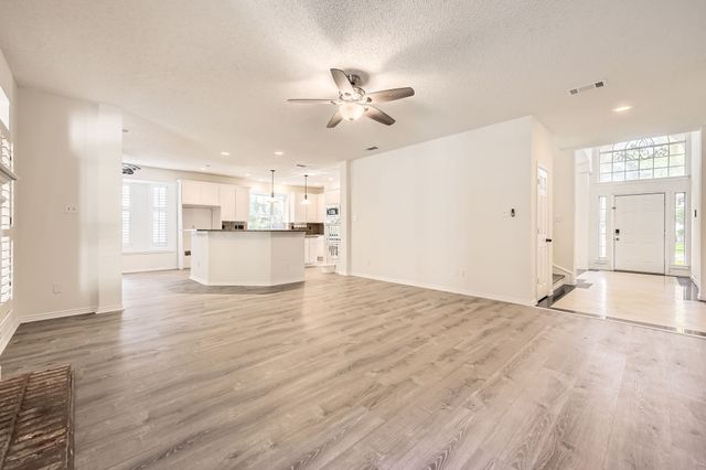 700 Northmeadow Drive, Arlington, TX 76011