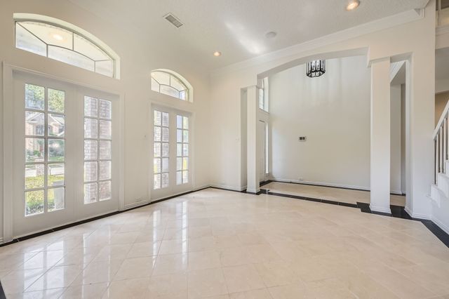 700 Northmeadow Drive, Arlington, TX 76011