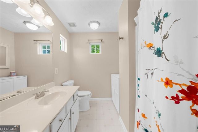 656 W Oaks Drive, Woodstock, GA 30188