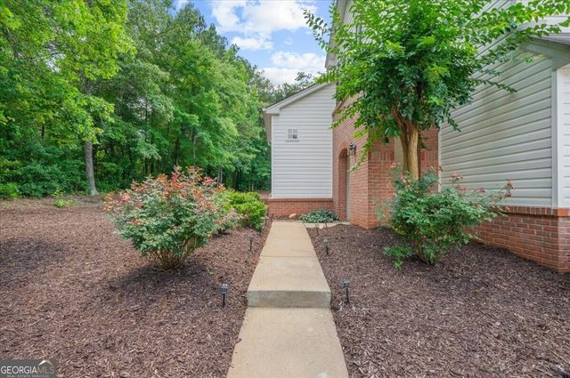 656 W Oaks Drive, Woodstock, GA 30188