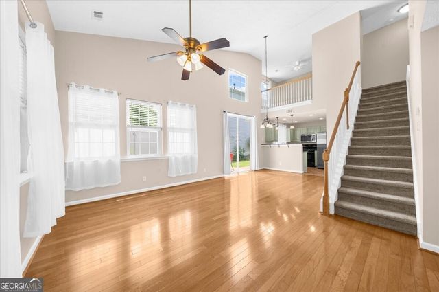 656 W Oaks Drive, Woodstock, GA 30188