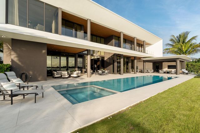 5211 Pennock Point Road, Jupiter, FL 33458