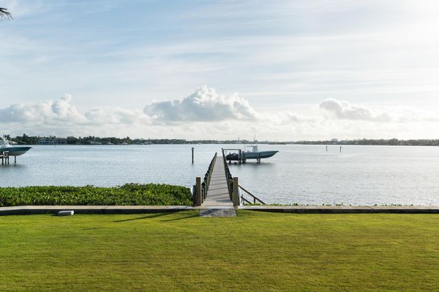 5211 Pennock Point Road, Jupiter, FL 33458