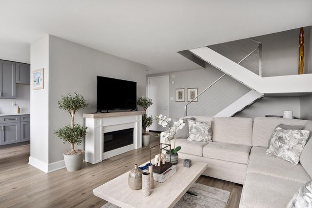 1000 Urlin Avenue, 1607, Columbus, OH 43212