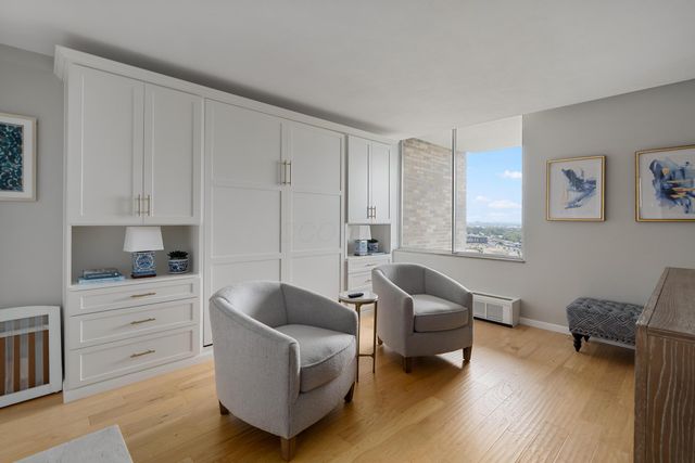 1000 Urlin Avenue, 1607, Columbus, OH 43212