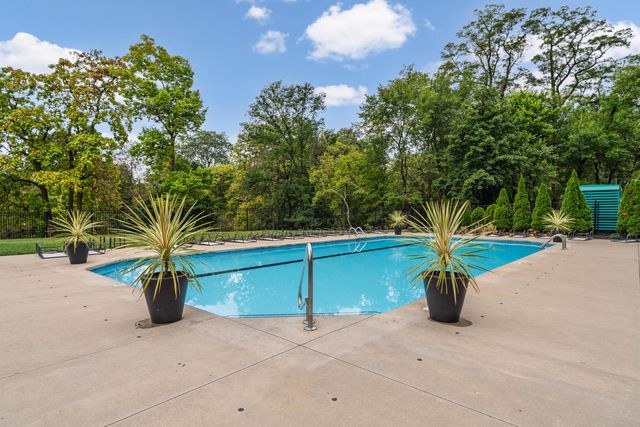 1000 Urlin Avenue, 1607, Columbus, OH 43212